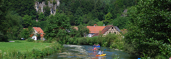 Pegnitz mit Kanufahrer bei Lungsdorf